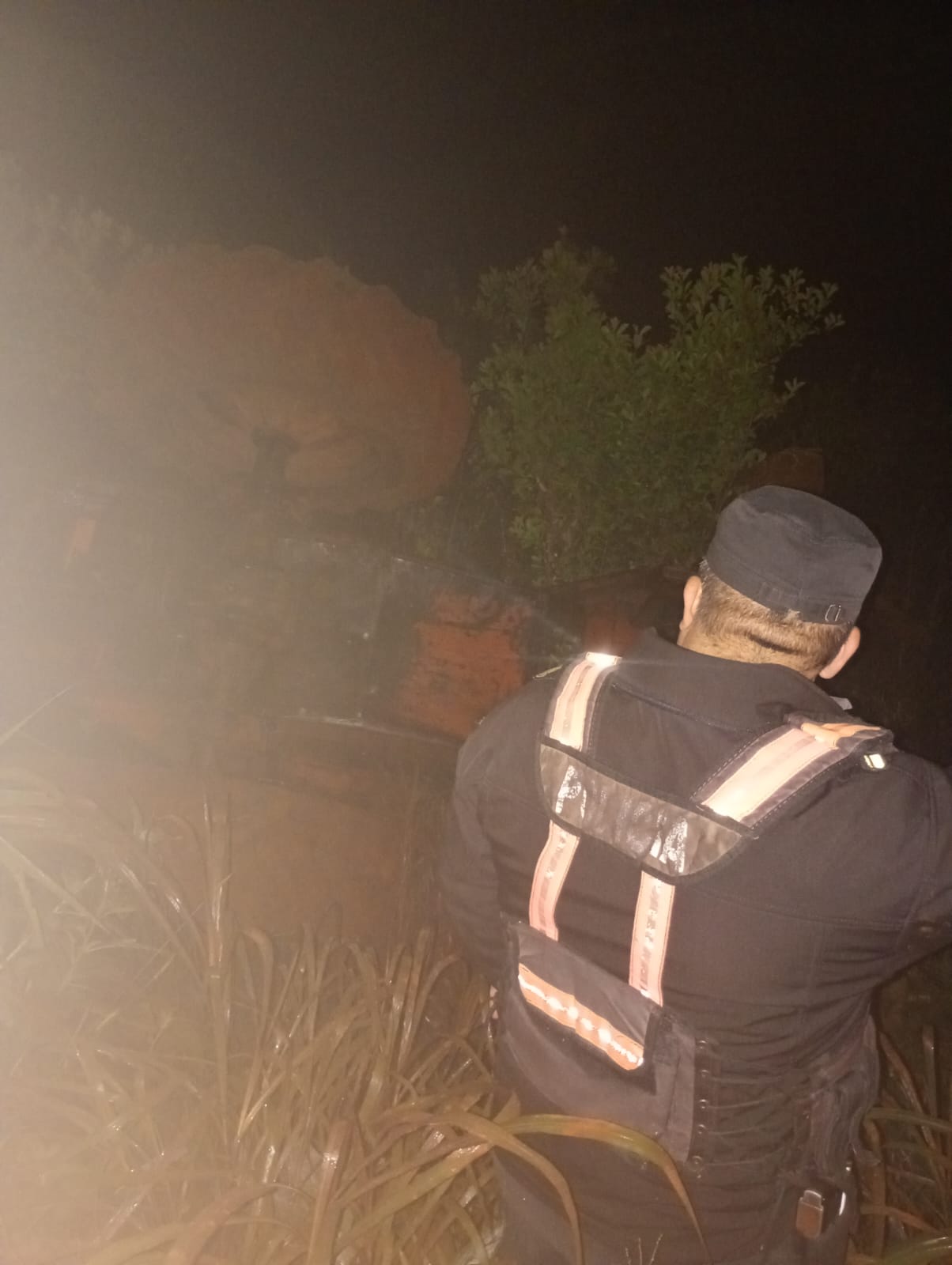 Despistó y volcó una maquinaria agrícola en Dos de Mayo: el conductor salió ileso 3
